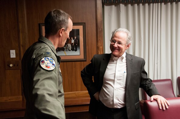 Col. Phil Purcell, Commander of the 162nd Fighter Wing and Tucson Mayor Jonathan Rothschild discuss the wing missions during a mission brief at the 162nd Fighter Wing Feb. 7. (U.S. Air National Guard photo by Master Sgt. Dave Neve/Released)