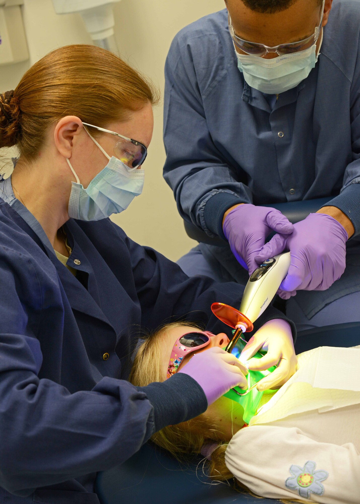 Dentists promote healthy habits at early ages > Aviano Air Base > Display