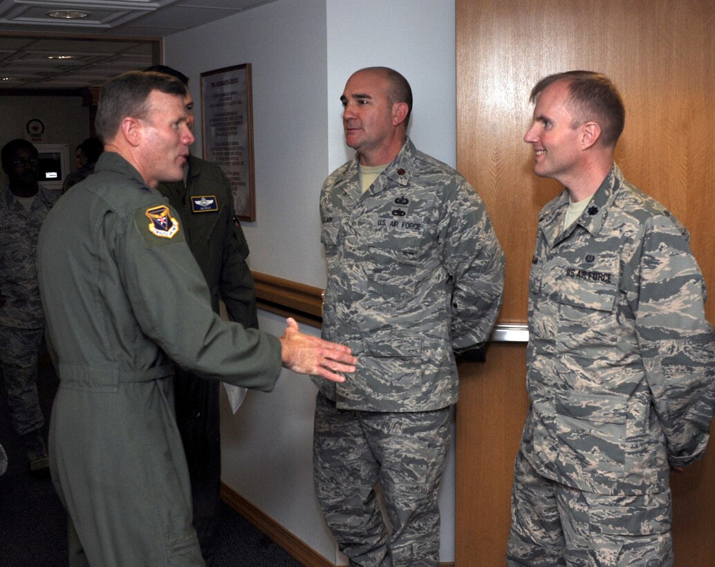 12th AF Commander visits Dyess