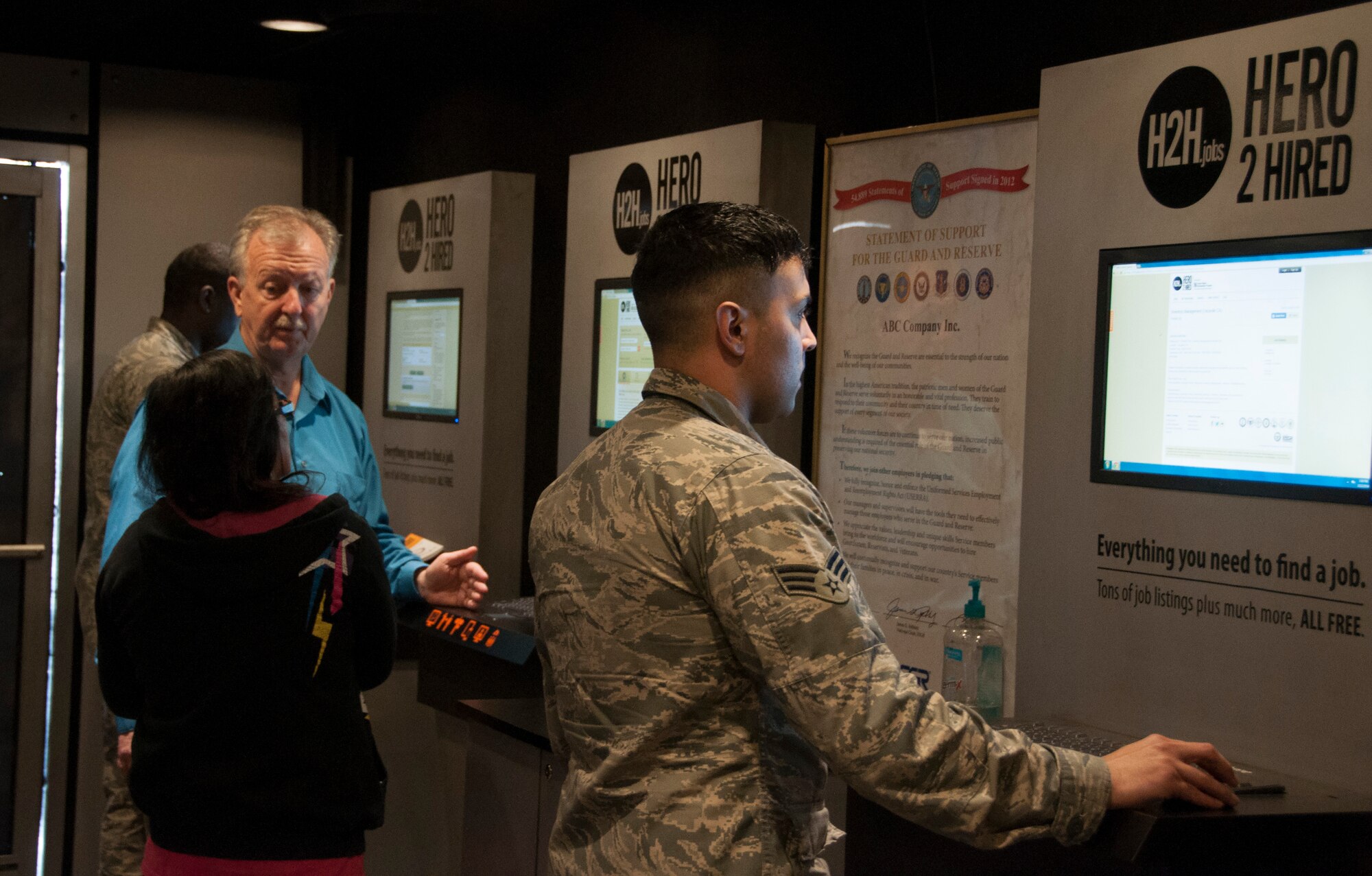 A Hero2Hired Mobile Job Store, part of the Yellow Ribbon Program, which assists reservists, veterans, military spouses, retirees and exiting active duty members in finding employment, visited Travis Feb. 12 to 13. (U.S. Air Force photo/Senior Airman Cindy Alejandrez) 
