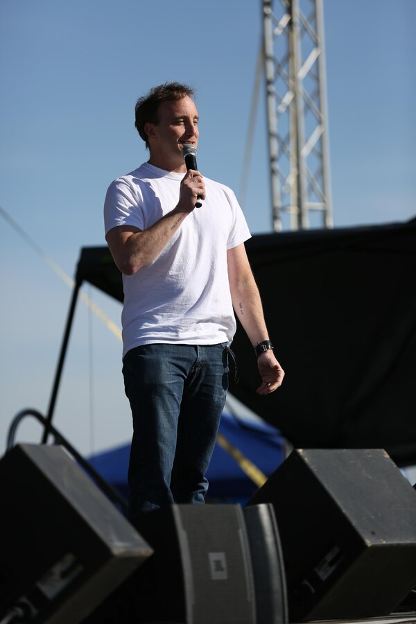 Jay Mohr, actor and comedian, performs stand-up comedy for Marines aboard Marine Corps Air Station Miramar, Calif., Feb. 21. Mohr was one of several performances in the “For the Leathernecks 3” tour, which included dancers and a musical performance by Drowning Pool. 