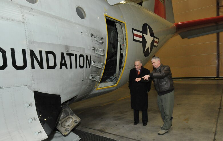 SCOTIA, N.Y. -- Col. Shawn Clouthier, 109th AW commander, talks about the skis of the unit's LC-130 Skibird to Sen. Charles Schumer during the senator's visit to Stratton Air National Guard Base on Jan. 3. Schumer visited the base to show support of the unit's unique mission and in preparation for the upcoming appropriations debate in the Senate. (Air National Guard photo by Master Sgt. William Gizara/Released)