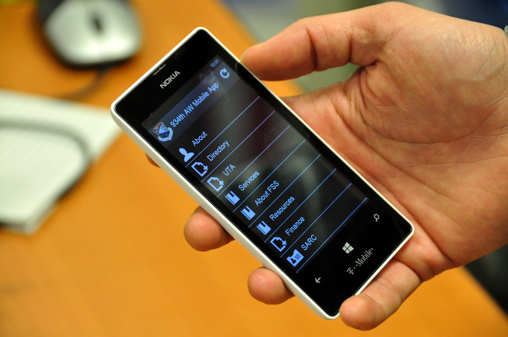 The 934th Airlift Wing App in use on a smartphone. (Air Force Photo/Paul Zadach)