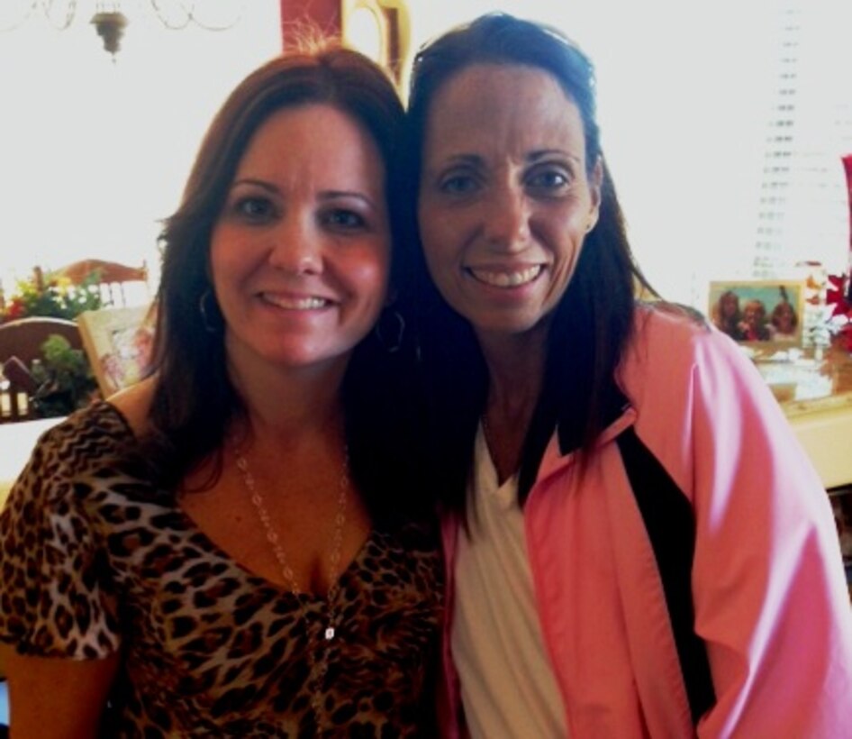 Phoenix – Master Sgt. Lori Jung, 42, (left) poses with Kristy Wilbanks, 45, during the Thanksgiving holiday only days after Jung donated almost 70 percent of her liver to Wilbanks.
