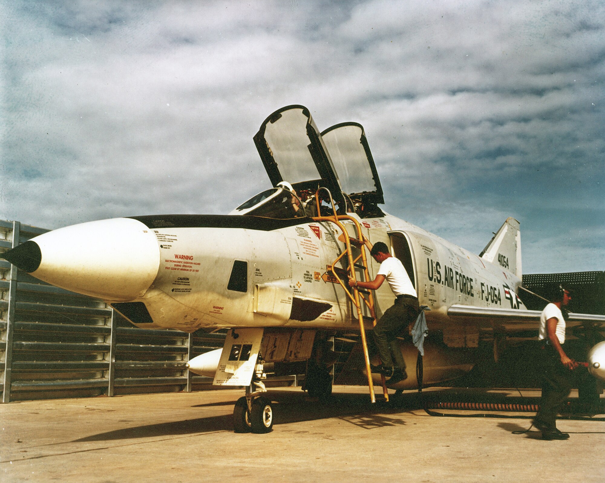 An early, uncamouflaged RF-4C in a protective revetment. The first RF-4Cs deployed to Southeast Asia with the 16th Tactical Reconnaissance Squadron in the fall of 1965. (U.S. Air Force photo)