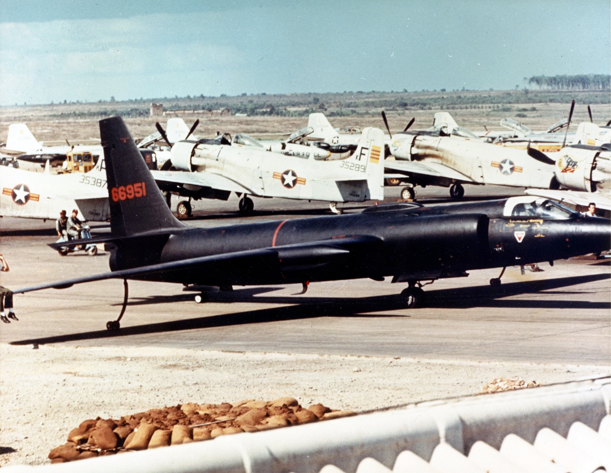 U-2 taxiing at Bien Hoa Air Base, South Vietnam, in early 1965. For security reasons, U-2s were rarely seen outside of their hangars. (U.S. Air Force photo)