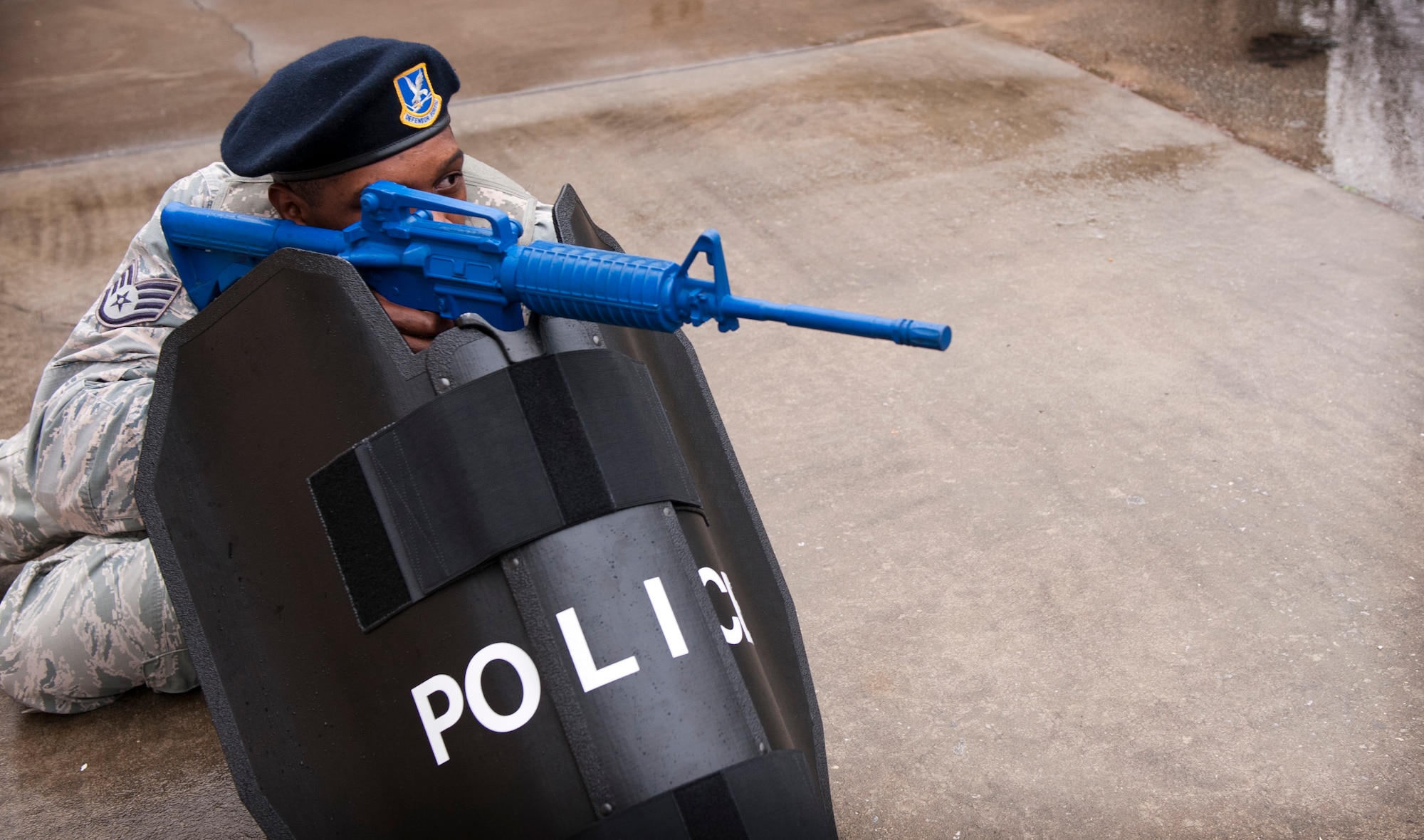 A 1st Special Operations Security Forces Squadron patrolman responds to an active shooter exercise on Hurlburt Field, Fla., Jan. 13, 2014. The primary mission of the active shooter training was to prevent loss of life. (U.S. Air Force photo/Senior Airman Krystal M. Garrett)