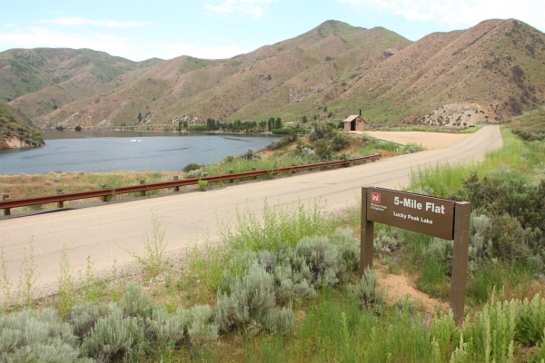 5-Mile Flat is a small turn-out and shoreline access area located at mile marker five of Arrowrock Road.