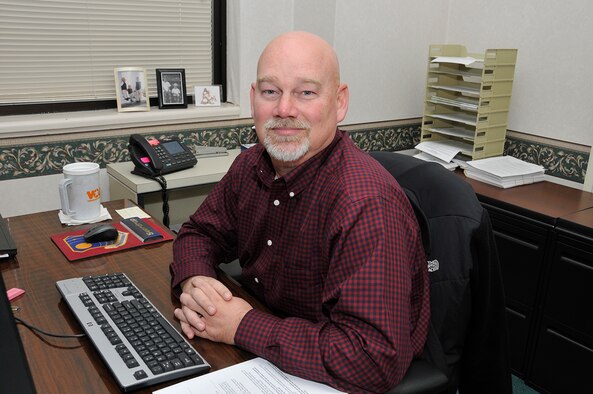 Roy Thompson, a mechanical engineer employed with AEDC for 24 years, will succeed Henderson in the position of TE Test Operations branch manager. He has a background in project engineering in the AEDC turbine test area and was a lead test and systems engineer. Thompson also served as the Flight Systems Plant Assets branch manager. He holds a bachelor’s degree from Tennessee Tech University.