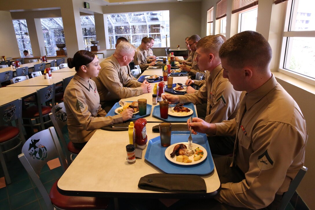 I Marine Expeditionary Force Commanding General, Lt. Gen. John A. Toolan, has lunch with a group of Marines aboard Camp Pendleton, Calif., Jan. 10. The Marines had 
an opportunity to ask and discuss questions they had about I MEF and the Marine Corps.