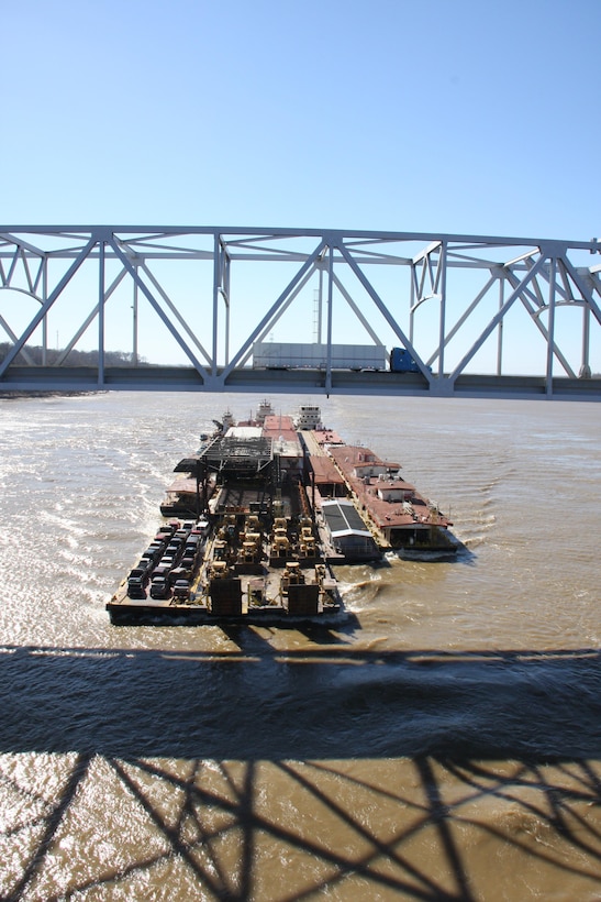 The Vicksburg District's Mat Sinking unit Leaves for Unscheduled Repairs north of St Louis, MO.