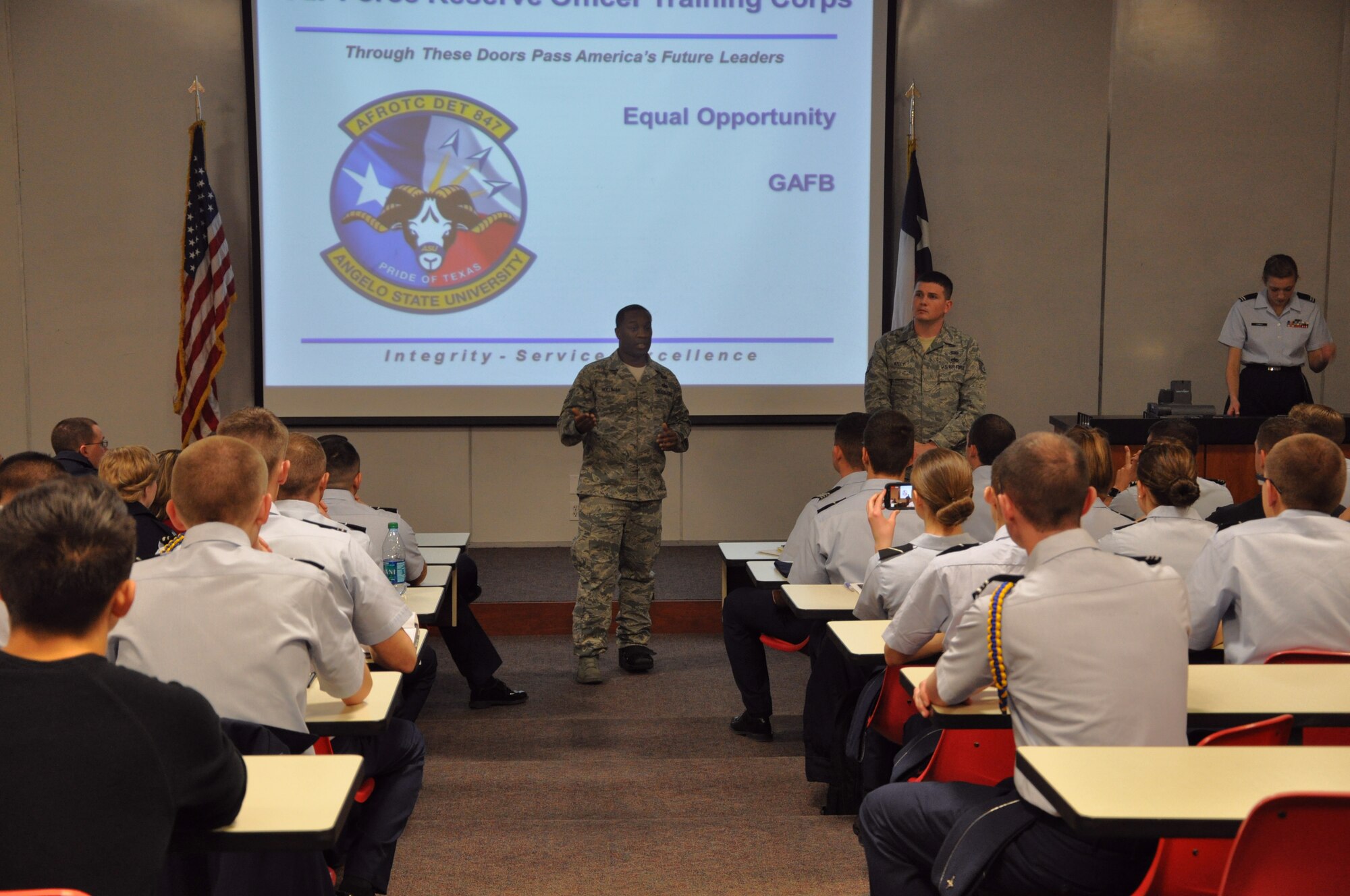SAN ANGELO, Texas- Tech. Sgt. Brandon Holliman, 17th Training Wing Equal Opportunity NCOIC, briefs Angelo State University Air Force ROTC Detachment 847 cadets Jan. 15. Holliman informed the cadets about Air Force’s policies on discrimination and sexual harassment to better understand its prevalence in today’s military and how to eliminate the issue. (U.S. Air Force photo/ Airman 1st Class Erica Rodriguez)   