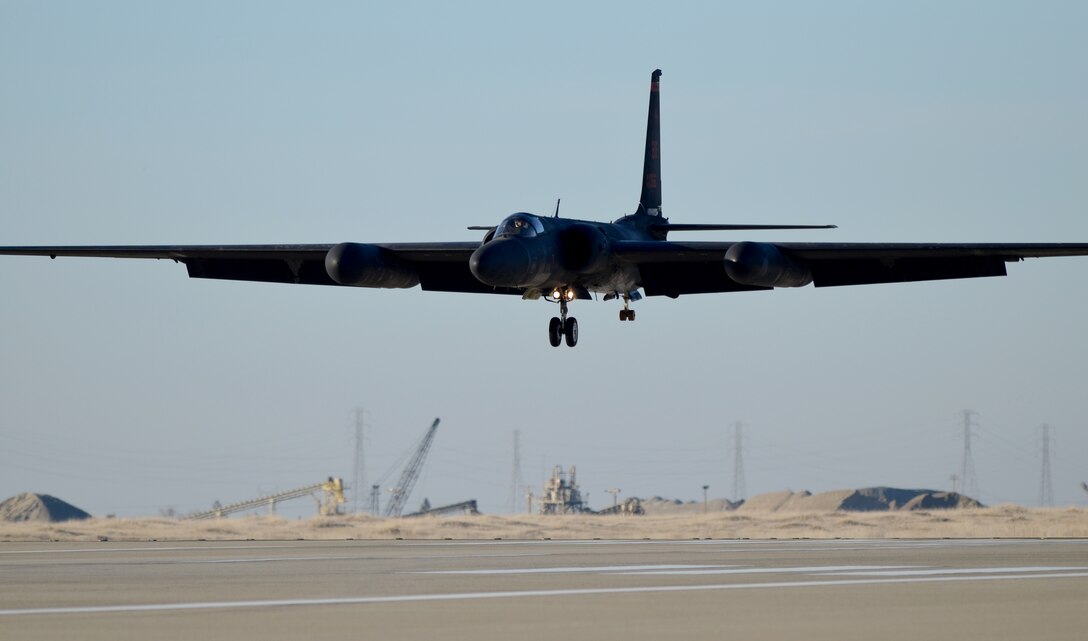 A U-2 Dragon Lady soars above the flightline at Beale Air Force Base, Calif., Jan. 22, 2014. The low-altitude handling characteristics of the aircraft and bicycle-type landing gear require precise control during landing. (U.S. Air Force photo by Airman 1st Class Bobby Cummings/Released)