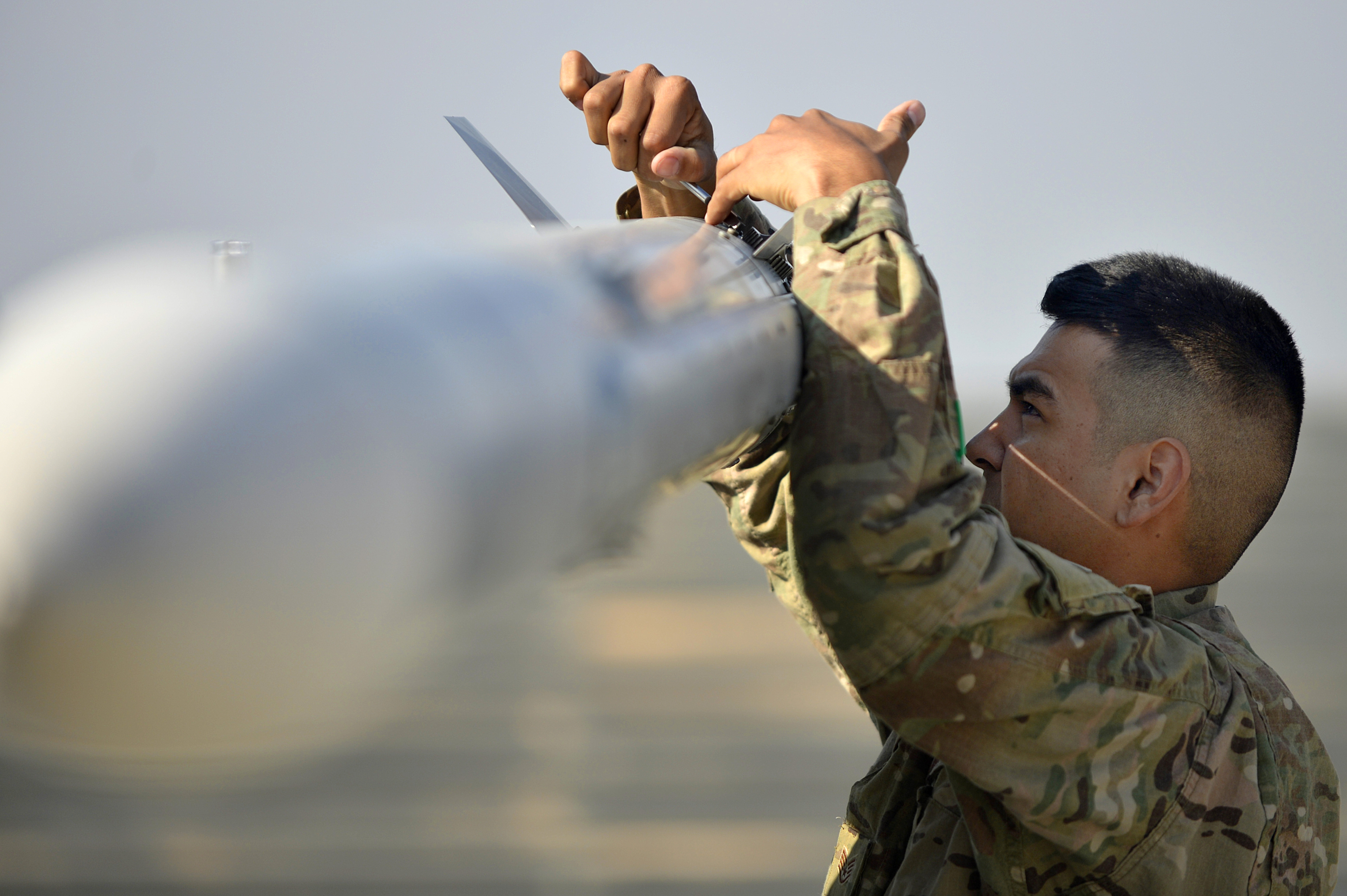 Airmen Perform F16 Fighting Falcon Maintenance > U.S. Air Forces