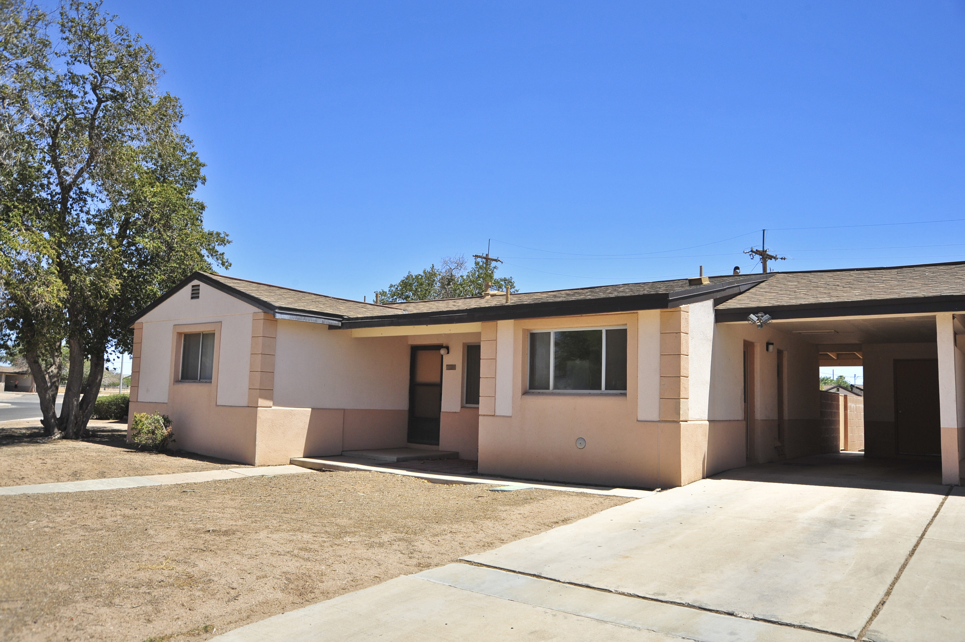 Minimalist Apartments Near Davis Monthan Air Force Base for Large Space