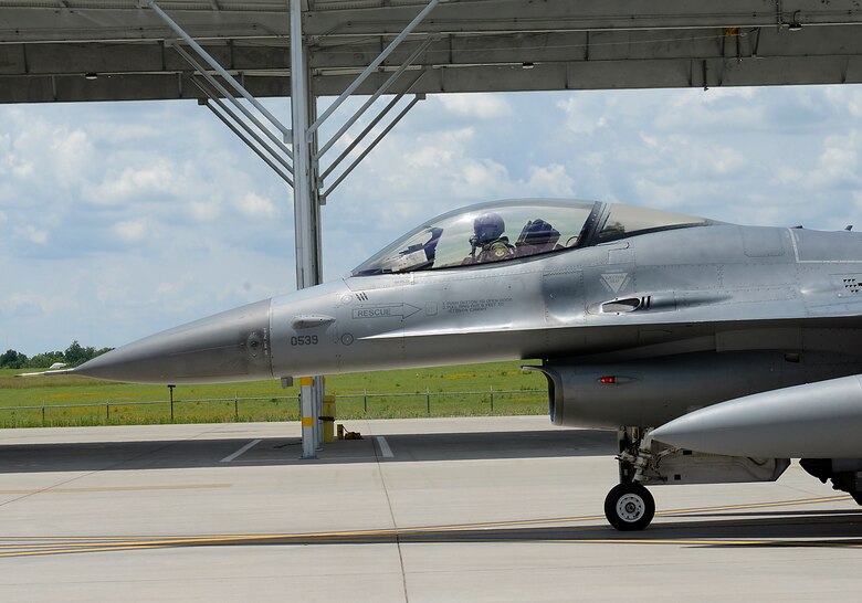 First Air Force Commander Visits the 138th Fighter Wing ...