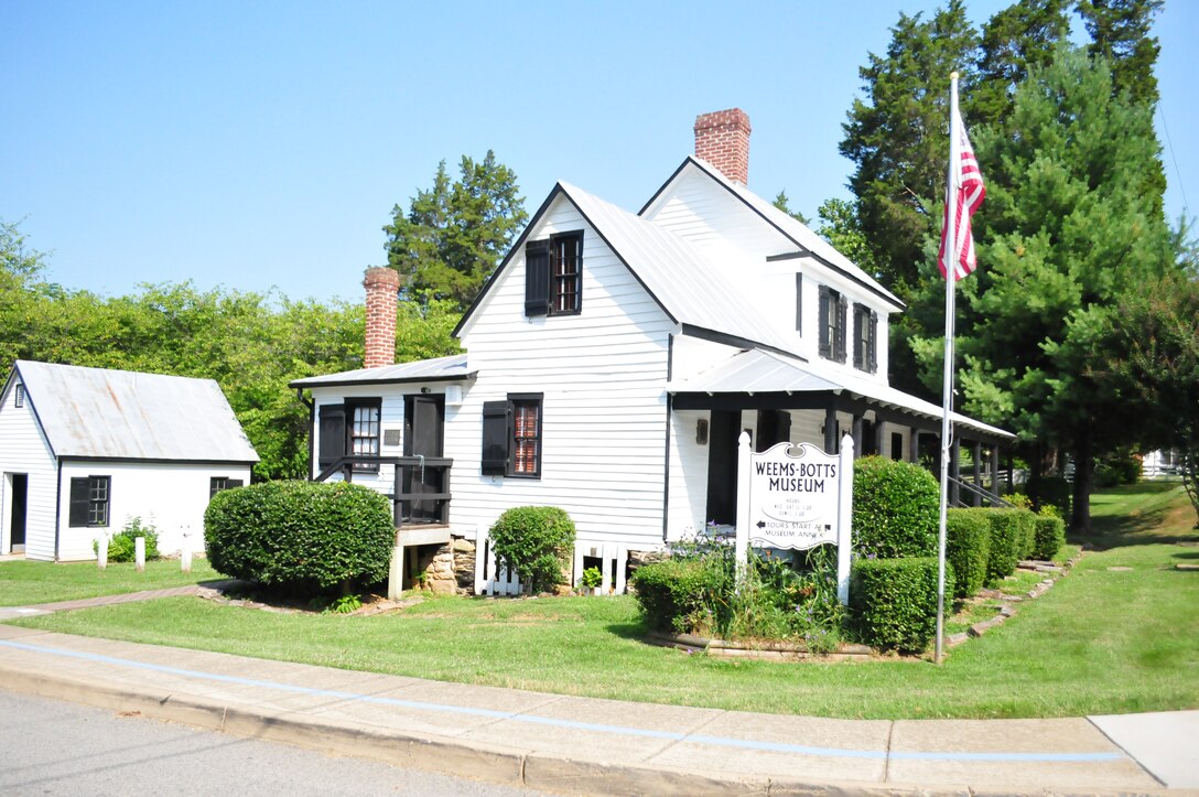 The Weems-Botts Museum is one of the oldest buildings that exist in Dumfries. The property was purchased in 1802 by Mason Locke Weems, George Washington’s biographer.