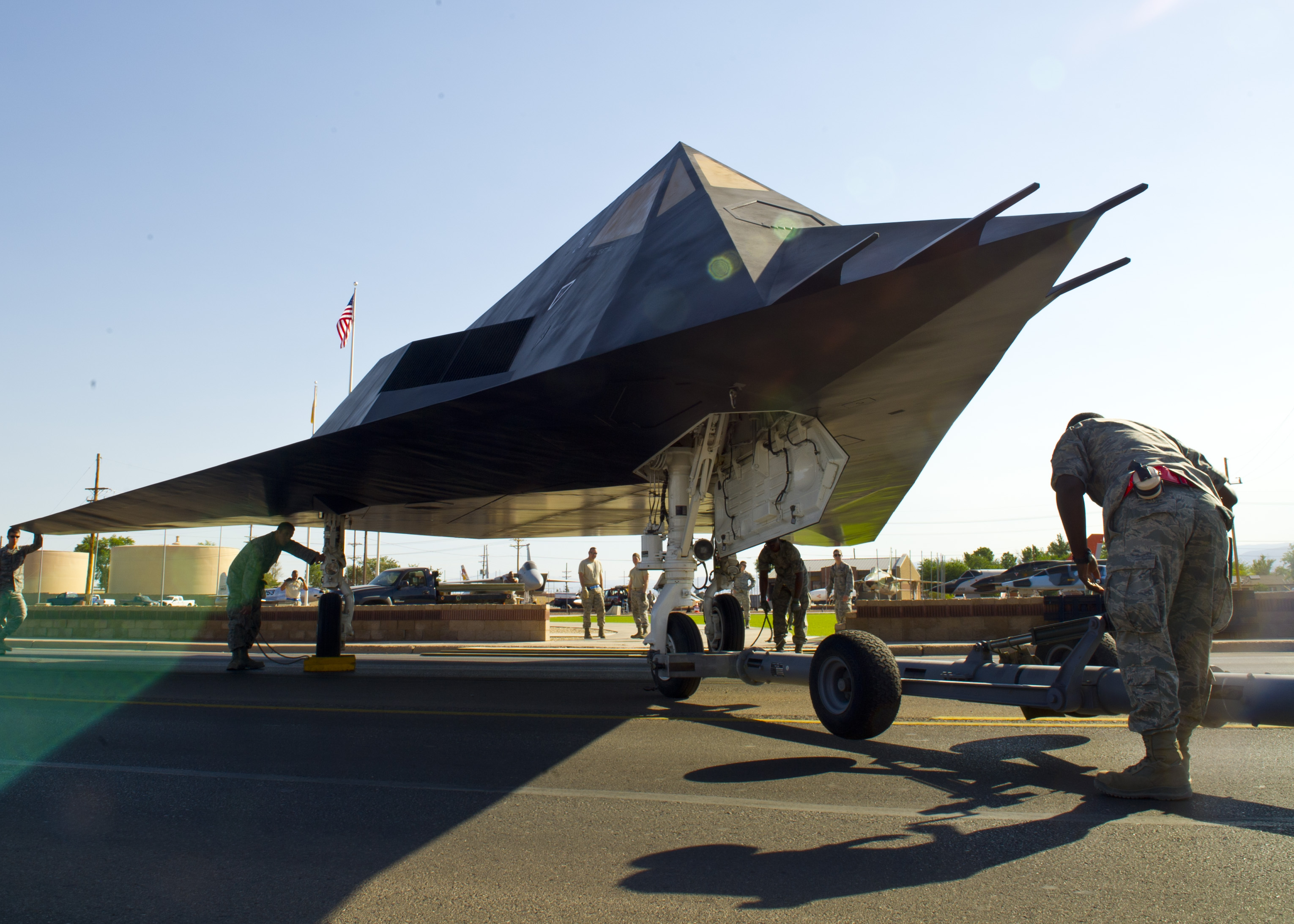 Holloman Restores F117 Nighthawk > Holloman Air Force Base > Article