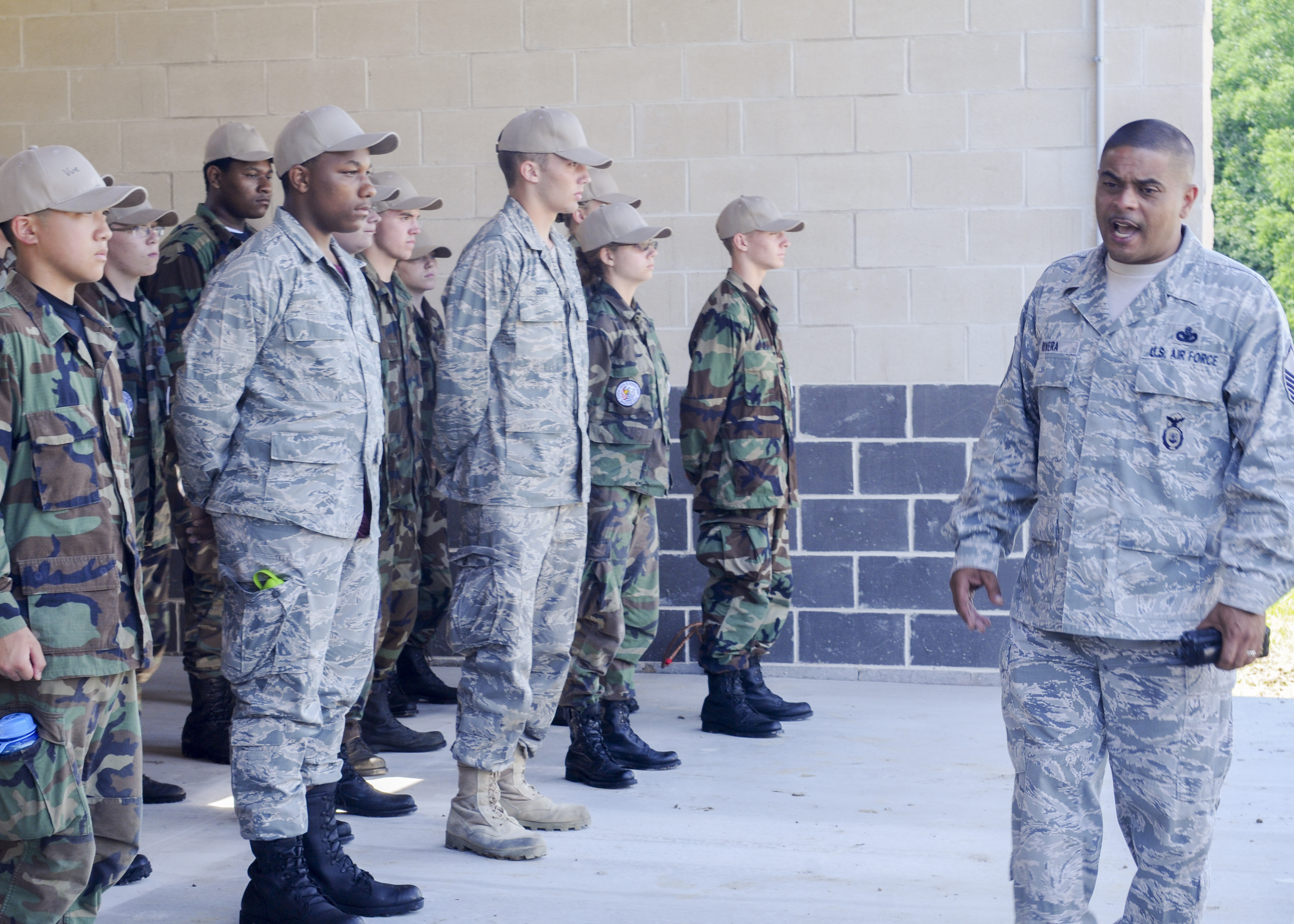 JROTC Cadets gain leadership skills at YARS > Youngstown Air Reserve Station > Article Display