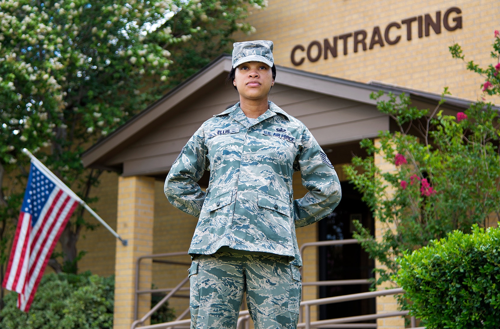 Tech. Sgt. Latoria Ellis, 502nd Contracting Squadron contracting officer, recieved the 12th Outstanding Airman of the Year award for 2014 at Joint Base San Antonio-Lackland.  (U.S. Air Force photo by Benjamin Faske) (released)