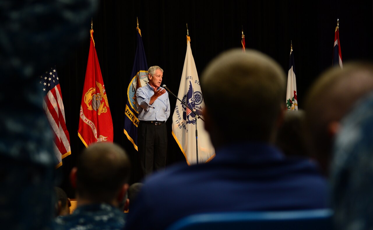 Defense Secretary Chuck Hagel meets with service members at Naval Submarine Base Kings Bay, Ga., July 9, 2014. Hagel also toured the ballistic-missile submarine USS Tennessee. DoD photo by Air Force Master Sgt. Adrian Cadiz