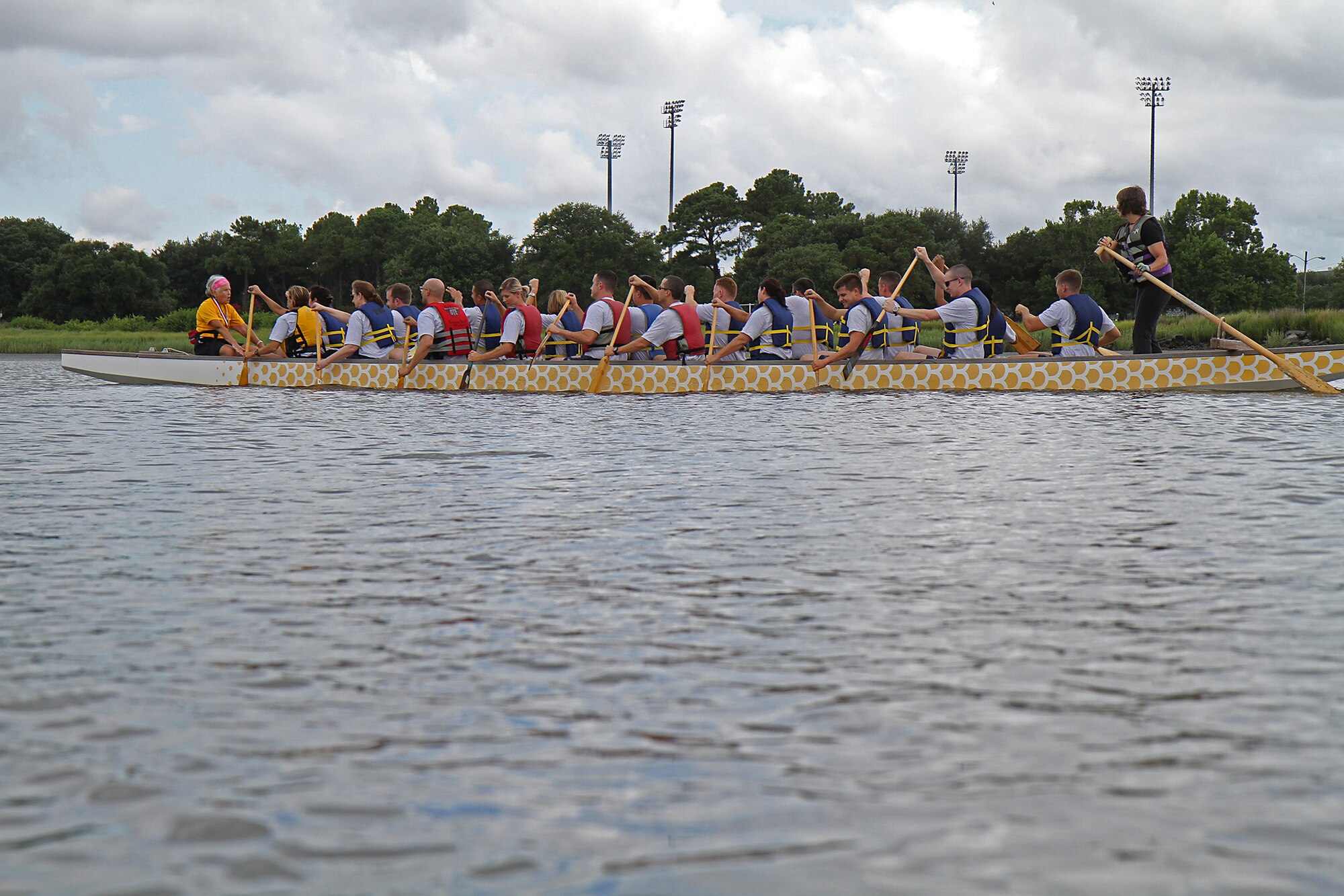 Reserve officers participate in a team building exercise -the Dragon Boat competition- during an Air Force Reserve Command’s Junior Officer Leadership Development course held at Joint Base Charleston, South Carolina last weekend. The 315th Airlift Wing hosted a group of nearly 50 up-and-coming junior officers at The Citadel military college. (U.S. Air Force photo / Senior Airman Meredith Thomas)