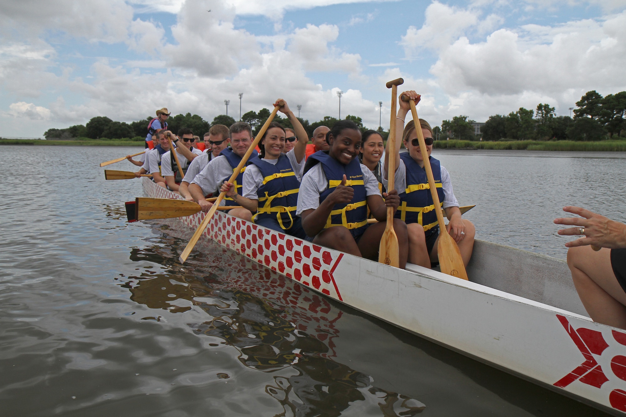 Reserve officers participate in a team building exercise -the Dragon Boat competition- during an Air Force Reserve Command’s Junior Officer Leadership Development course held at Joint Base Charleston, South Carolina last weekend. The 315th Airlift Wing hosted a group of nearly 50 up-and-coming junior officers at The Citadel military college. (U.S. Air Force photo / Senior Airman Meredith Thomas)