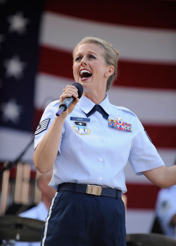 The USAFA Band performed an Independence Day Celebration concert for thousands of tourists at Mt. Rushmore.