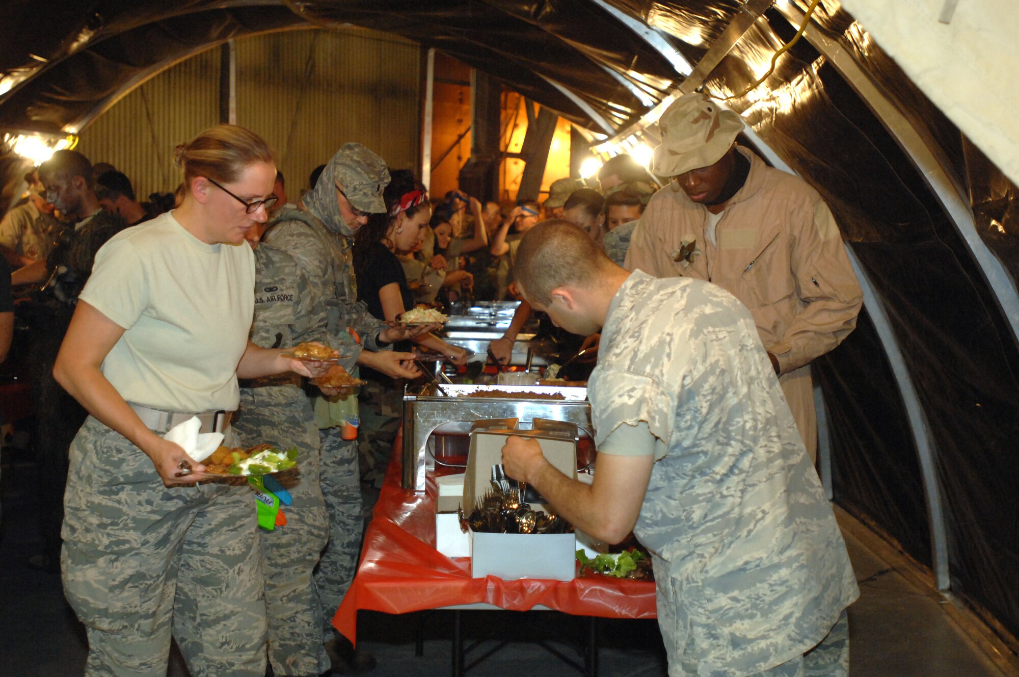 Grand Forks hosts combat diningout > Grand Forks Air Force Base > News
