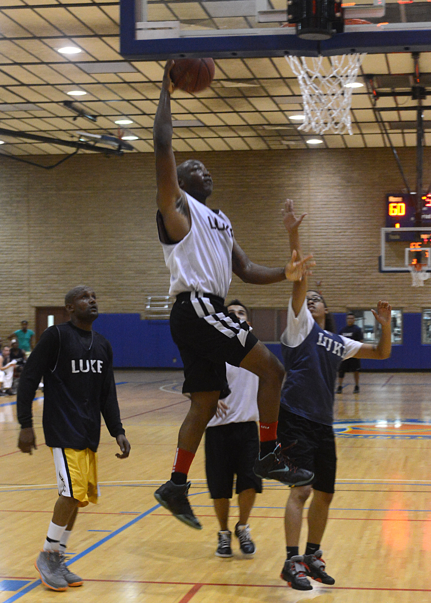 Ces Flattens Army In Hoops