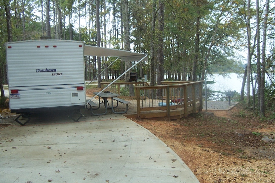 The U.S. Army Corps of Engineers operates and maintains five campgrounds at Alabama River Lakes. Registered campers are entitled to the full use of campground facilities such as grills and tables, dump stations, laundries and showers. 

