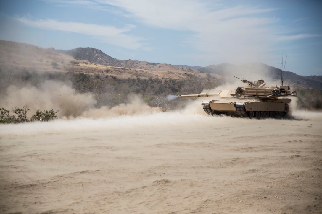 4th Tanks practice live fire ranges and amphibious operations