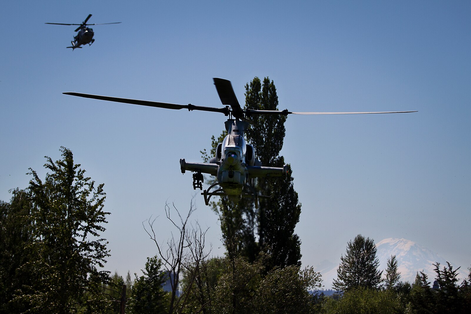 Marine helicopters visit University of Washington during Marine Week Seattle