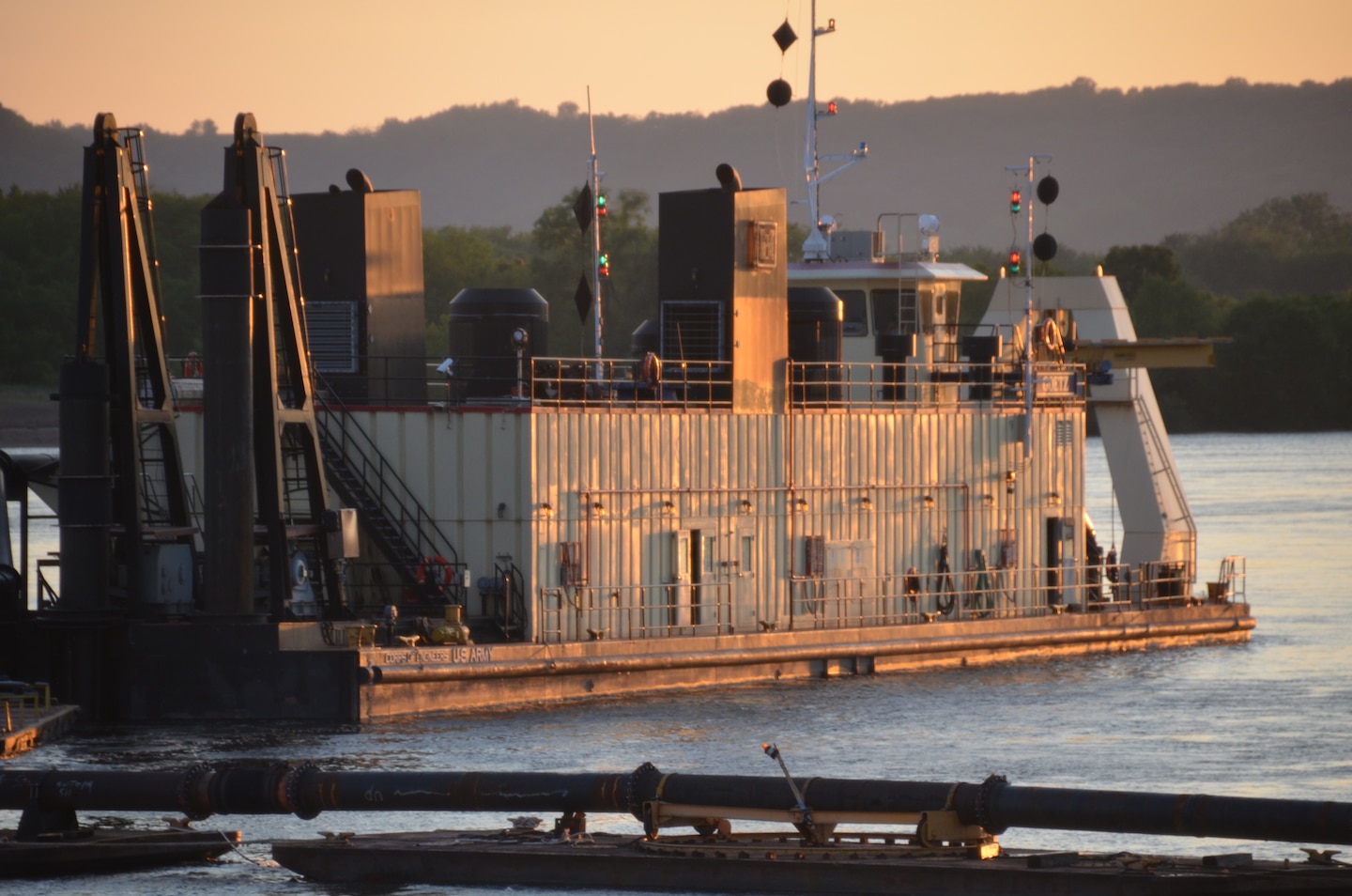 WABASHA, Minn. -- The U.S. Army Corps of Engineers, St. Paul District's Dredge Goetz conducts dredging operations in the Mississippi River near Wabasha, Minn., June 8, 2011. 