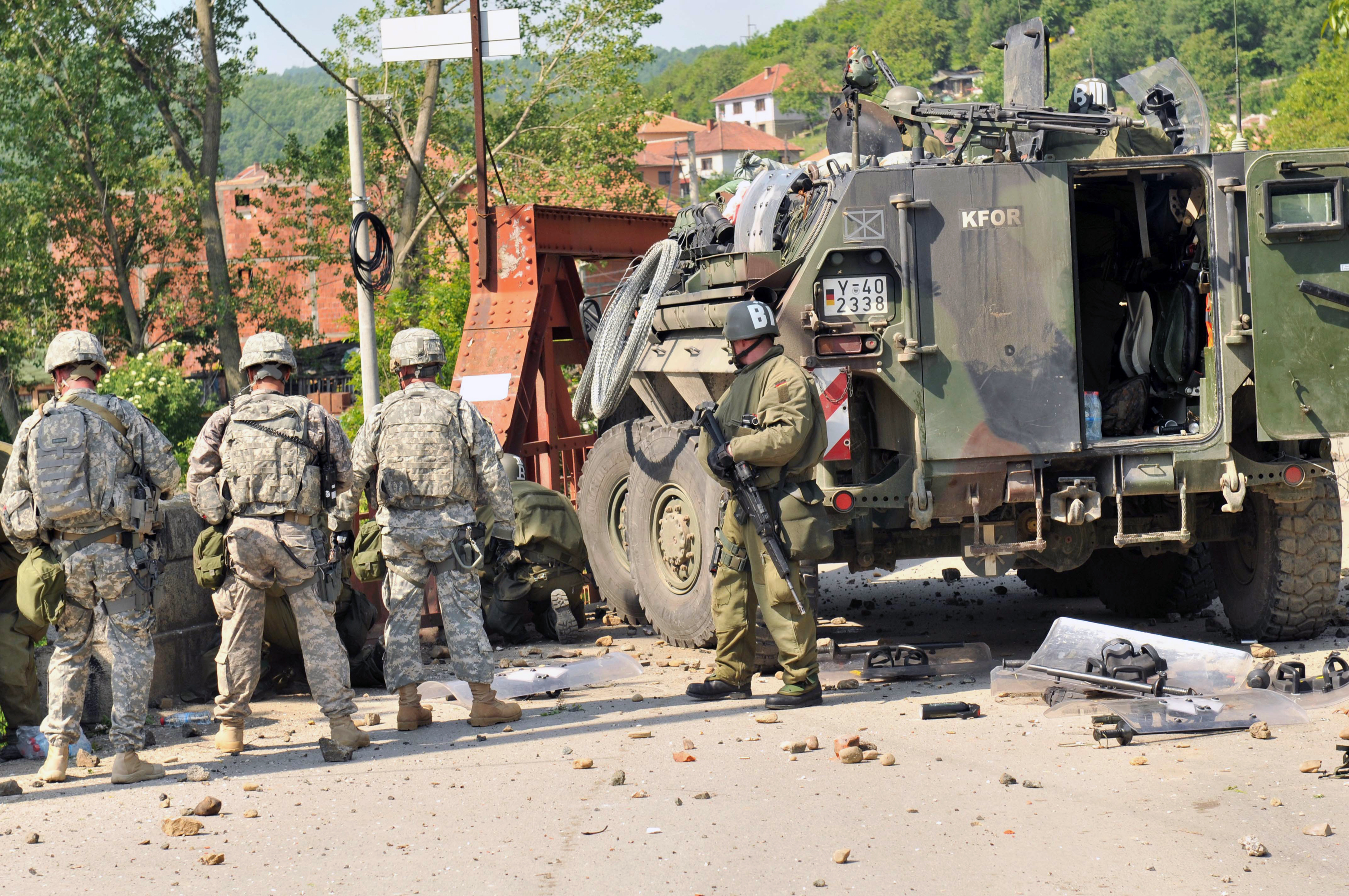 Kosovo Army National Guard Soldiers Clear Roadblock In Northern City Of Rudare Open Greater Freedom Of Movement For Those In The Area National Guard Article View