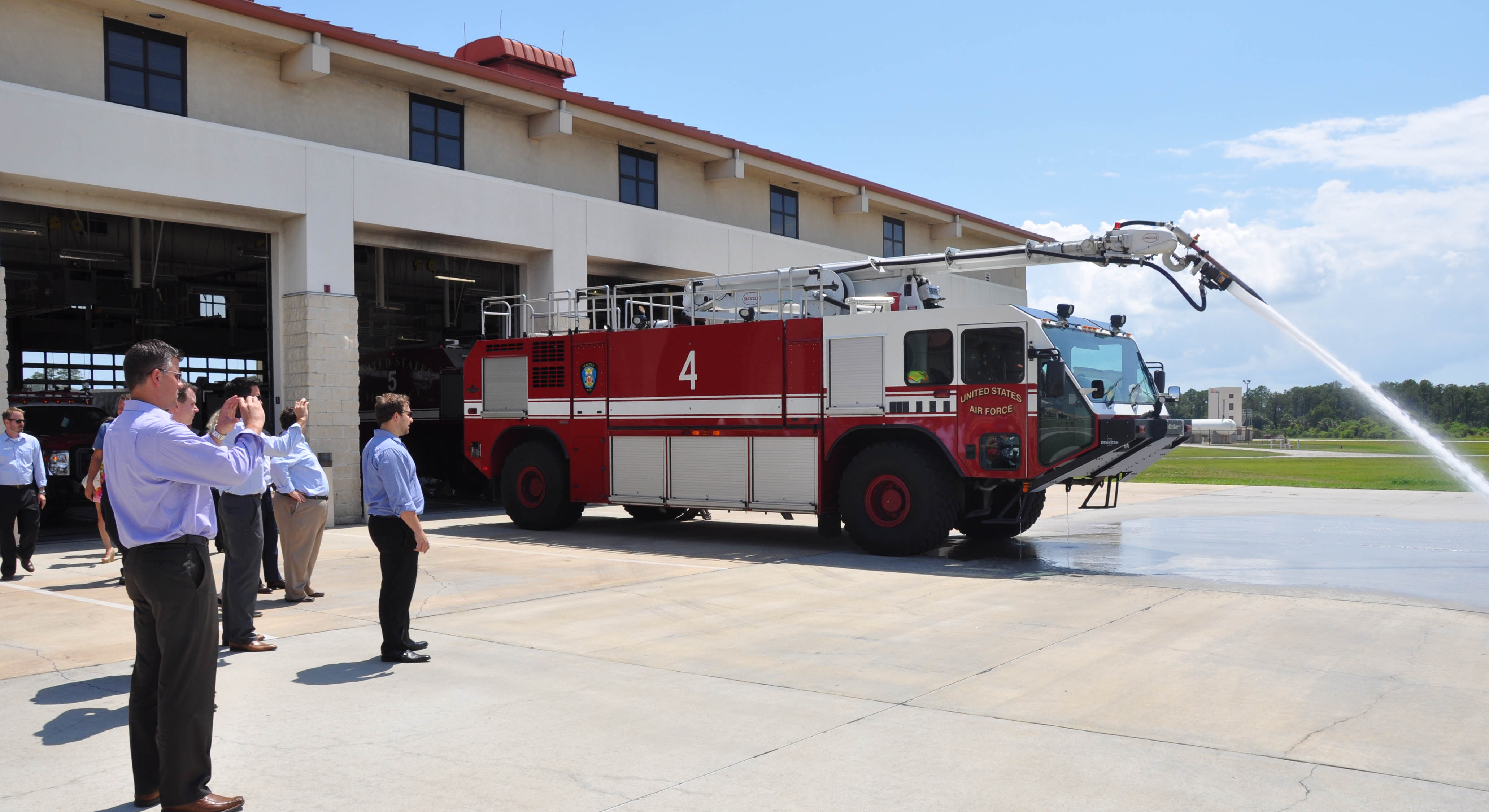 927 ARW hosts Leadership Tampa Bay > 927th Air Refueling Wing > Article ...