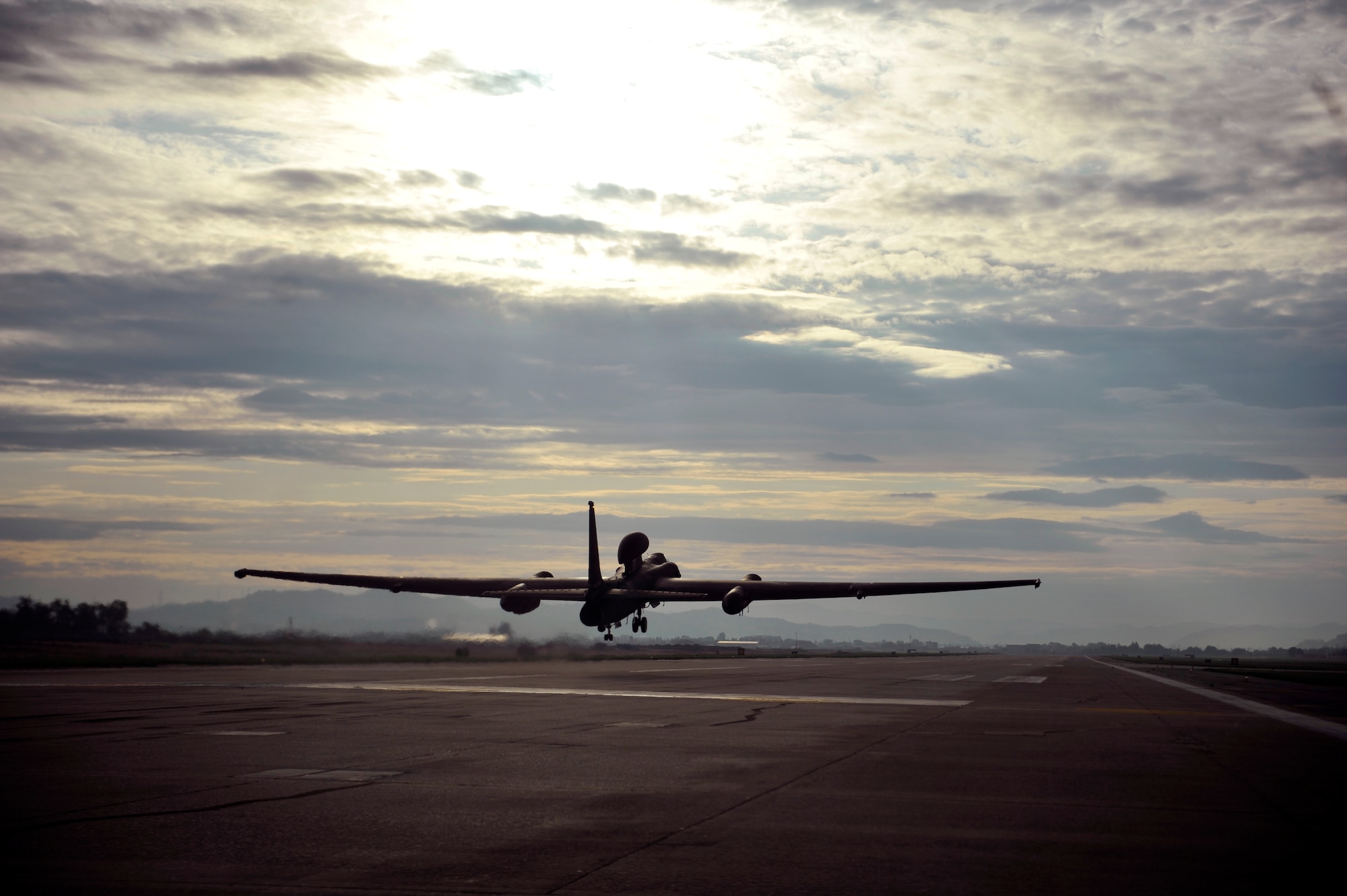 A U-2 Dragon Lady takes off to complete a sortie on Osan Air Base, Republic of Korea, June 5, 2014. U-2’s are used for tactical and strategic reconnaissance to deliver imagery and signals intelligence to decision makers during all phase of conflict in contingency operations. (U.S. Air Force photo/Senior Airman David Owsianka)