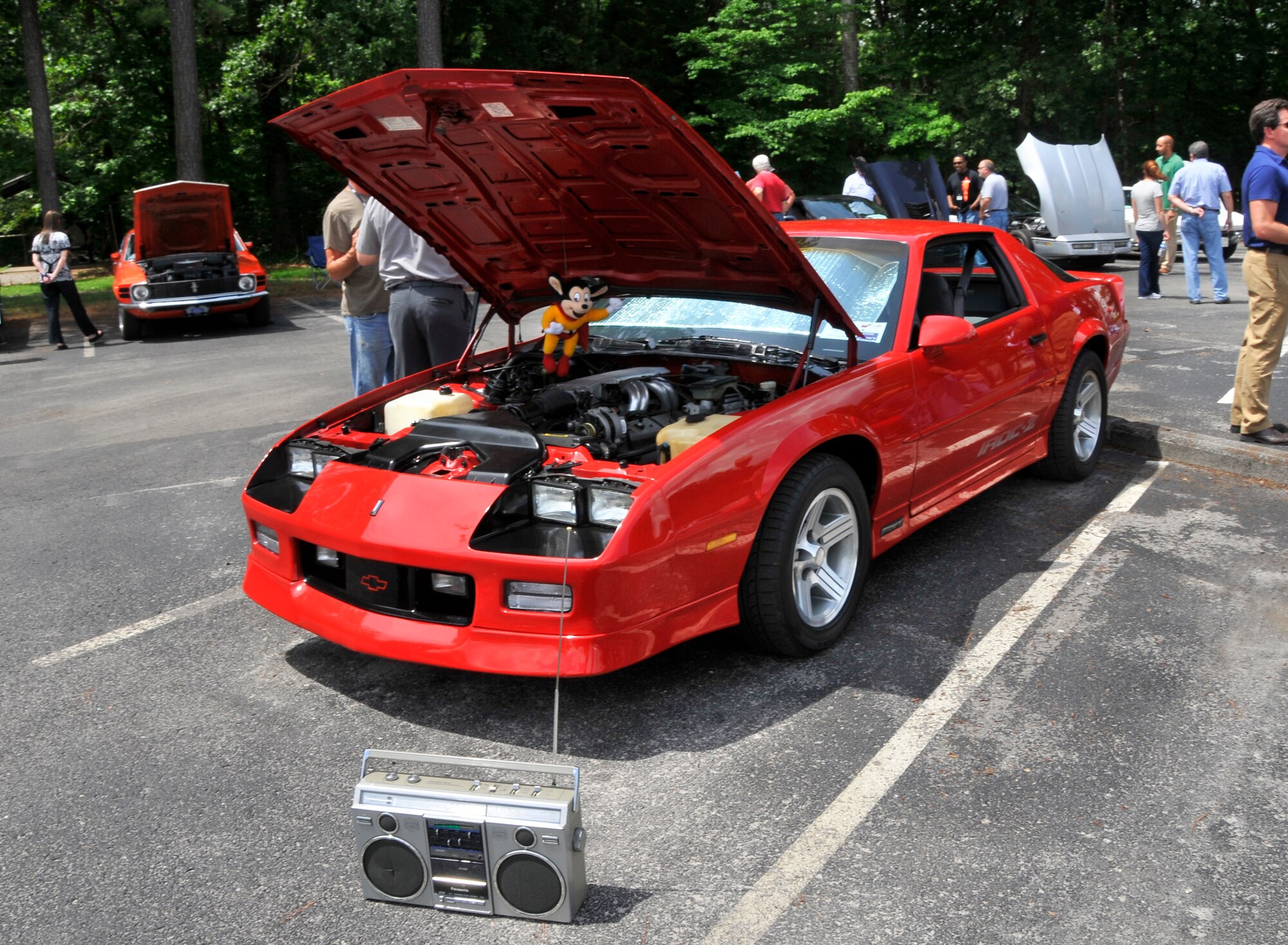 Arnold Engineering Development Complex (AEDC) personnel and their families viewed muscle cars, cruisers and hotrods at the Complex’s 2014 Cruise-In last month. 