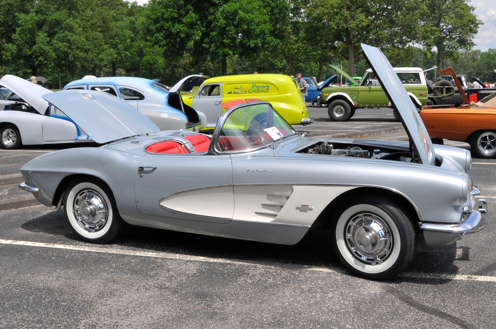 Arnold Engineering Development Complex (AEDC) personnel and their families viewed muscle cars, cruisers and hotrods at the Complex’s 2014 Cruise-In last month. 