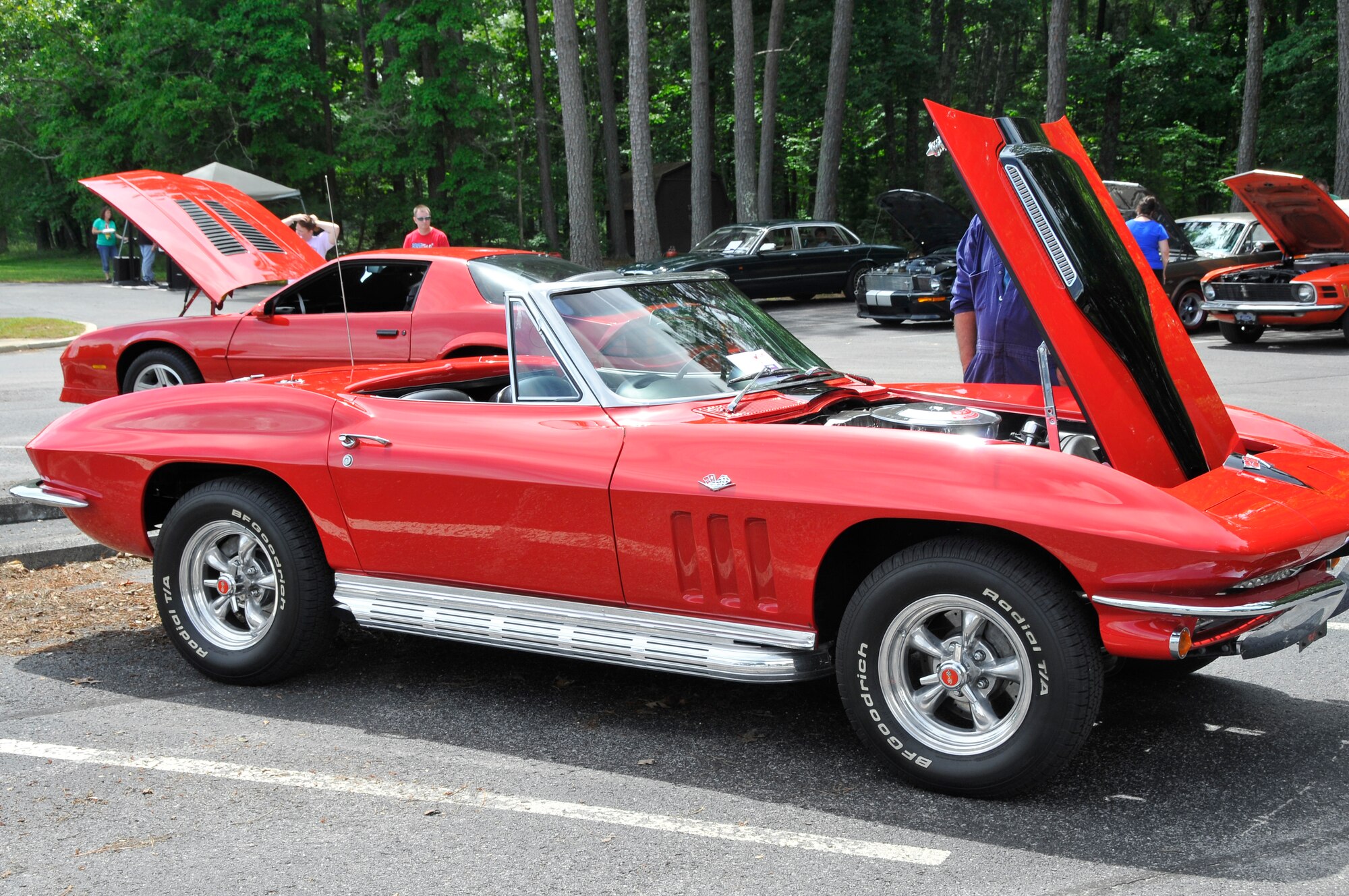 Arnold Engineering Development Complex (AEDC) personnel and their families viewed muscle cars, cruisers and hotrods at the Complex’s 2014 Cruise-In last month. 
