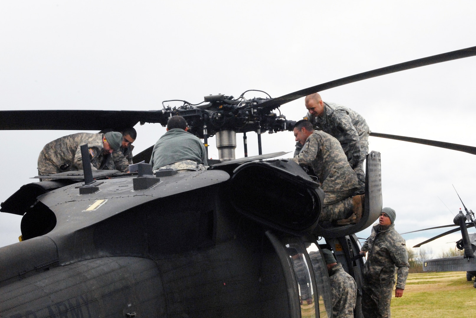 Canada: Connecticut National Guard members train with multinational ...