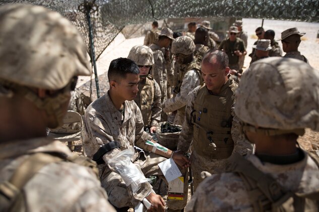 Shock trauma platoon tracks patients through desert dust > Marine Corps ...