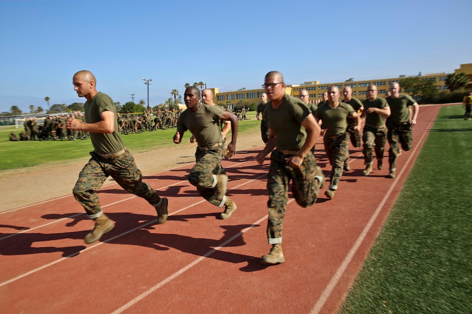 Recruits complete their first combat fitness test > Marine Corps ...