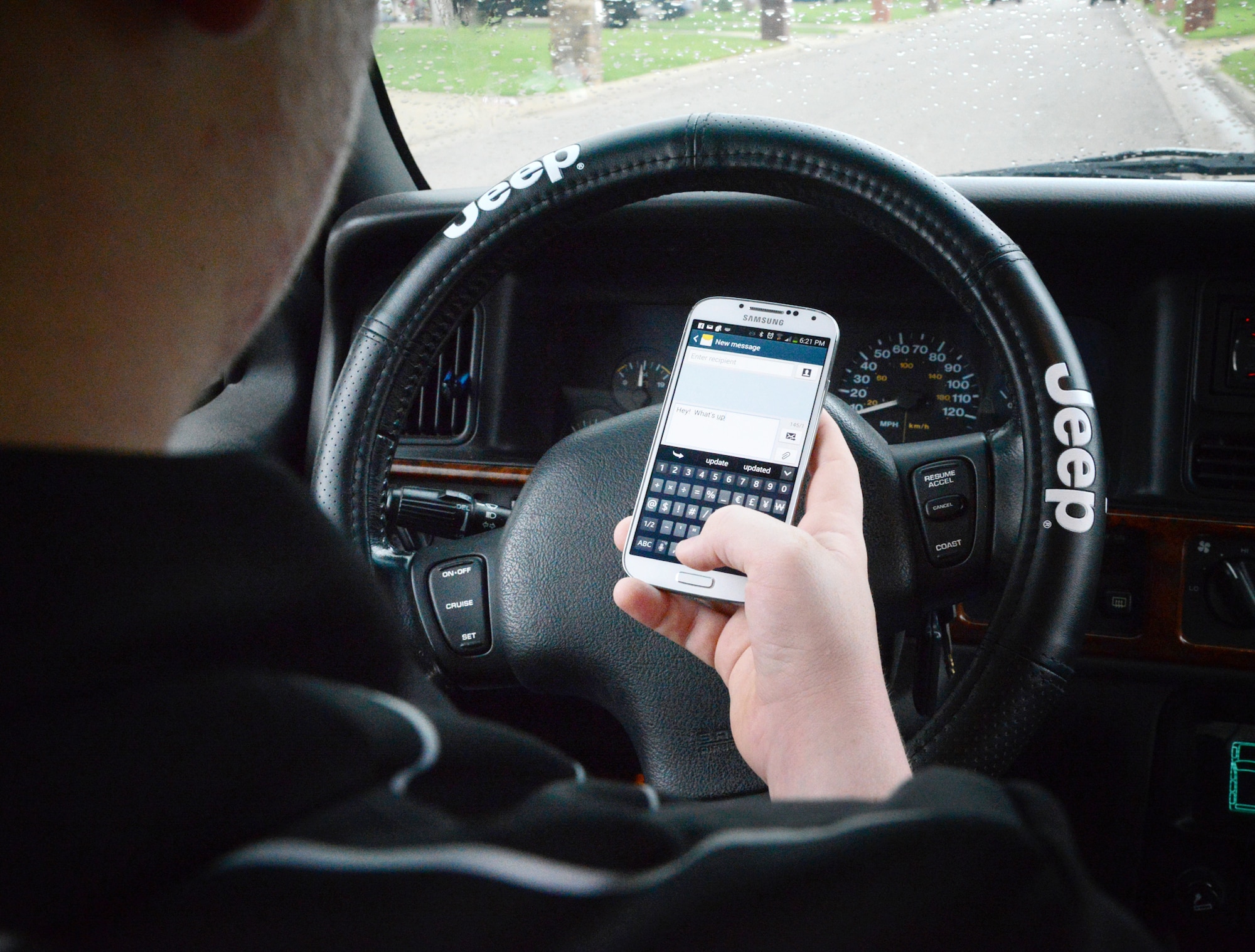 Texting while driving: A deadly combination &gt; Tinker Air Force 