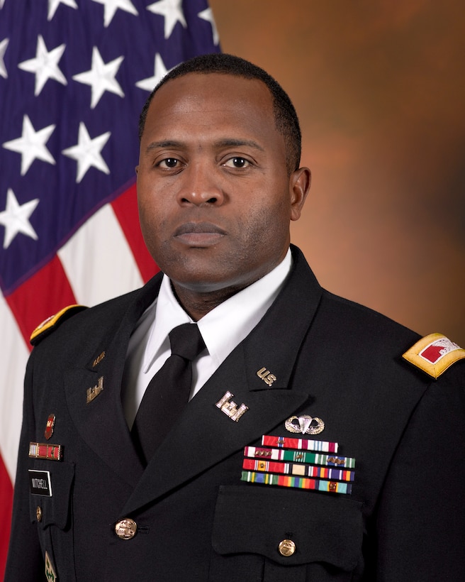 U.S. Army Col. Anthony Mitchell poses for an official photo at the Pentagon portrait studio in Washington D.C., April 28, 2014.  (U.S. Army photo by Eboni L. Everson-Myart/Released)