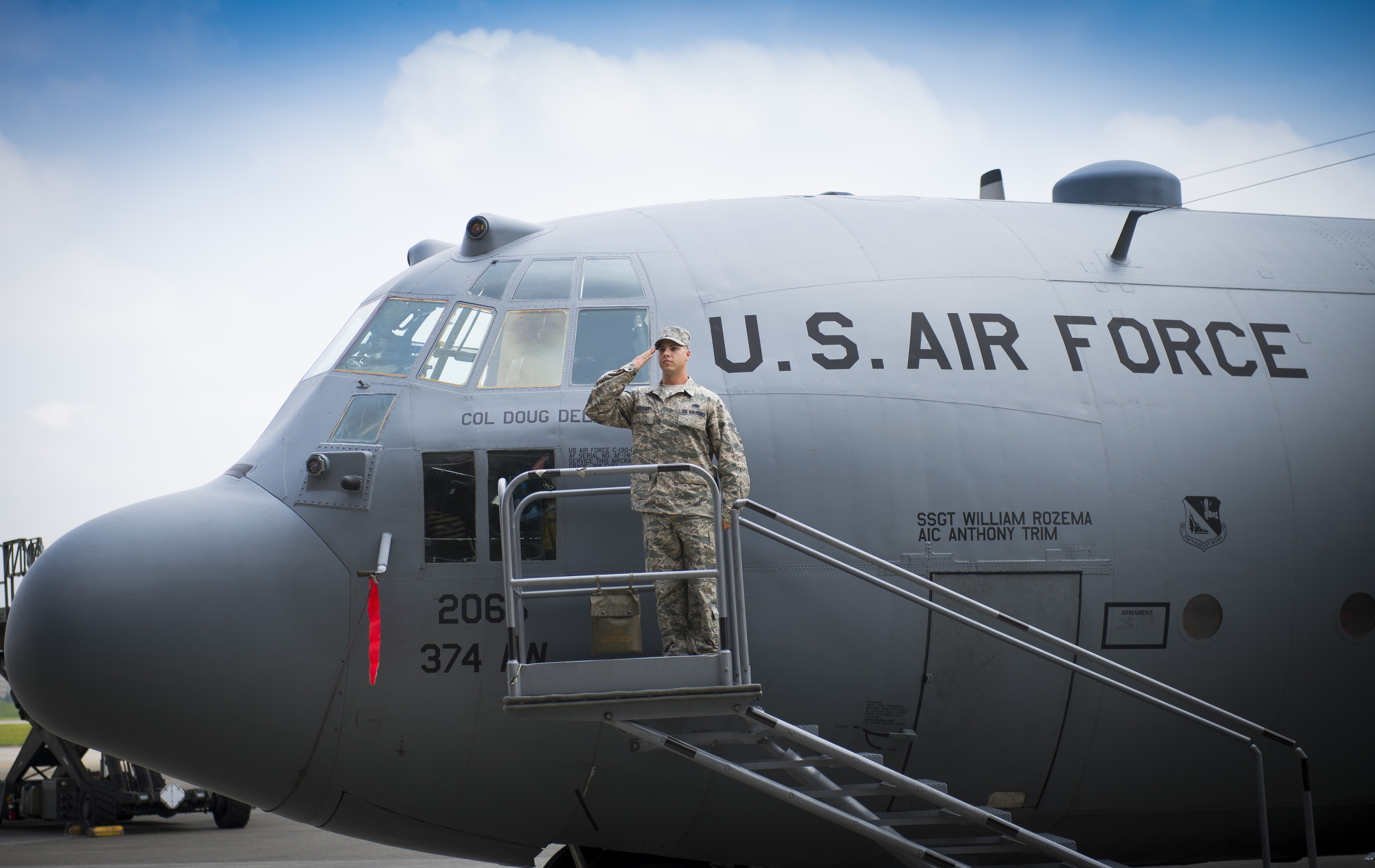 374th Airlift Wing new commander > Yokota Air Base > Article