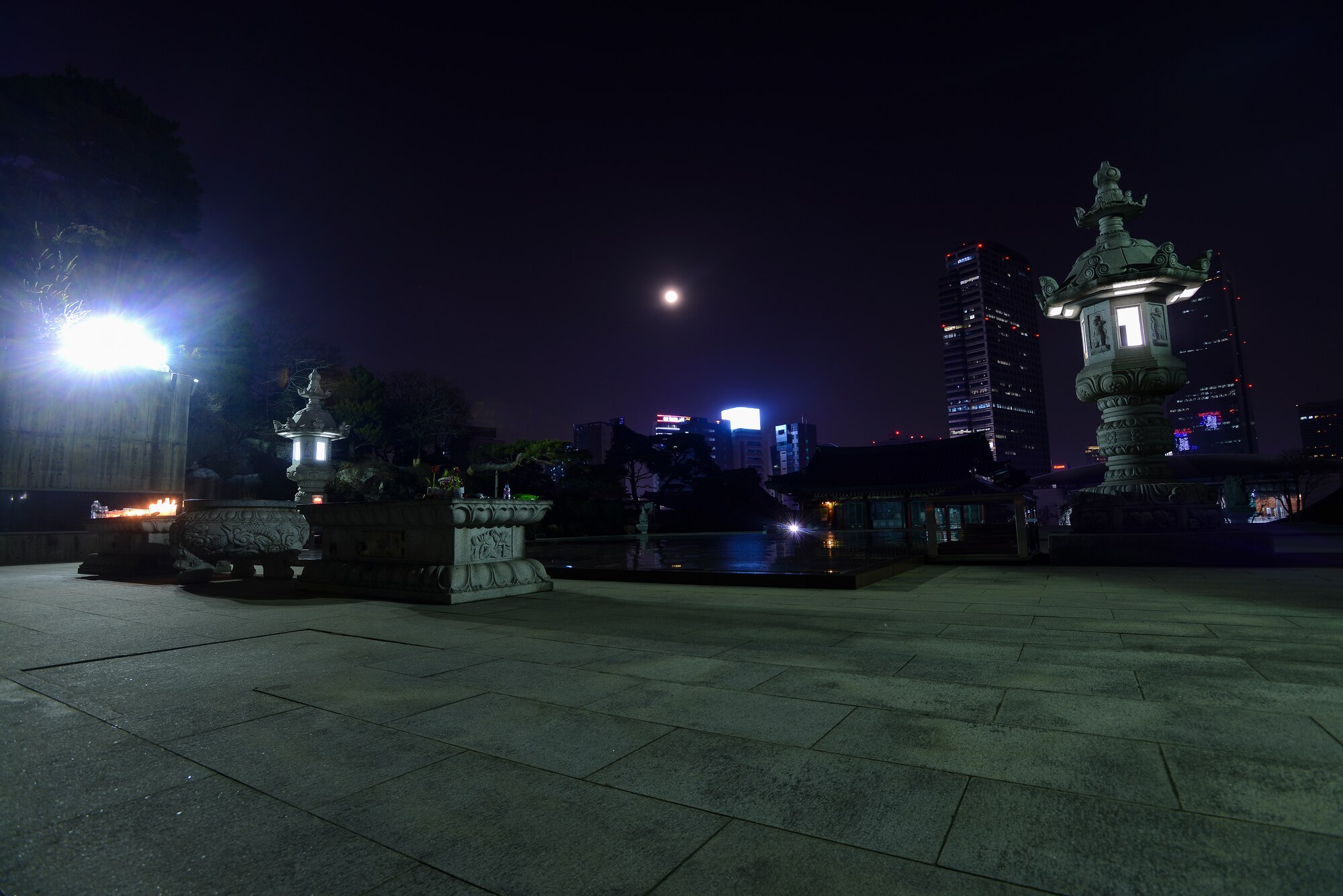 Bonguensa Temple is located in downtown Seoul, pictured here Feb. 17, 2014. The Buddhist temple was founded in the year 794. (U.S. Air Force photo by Staff Sgt. Jake Barreiro)