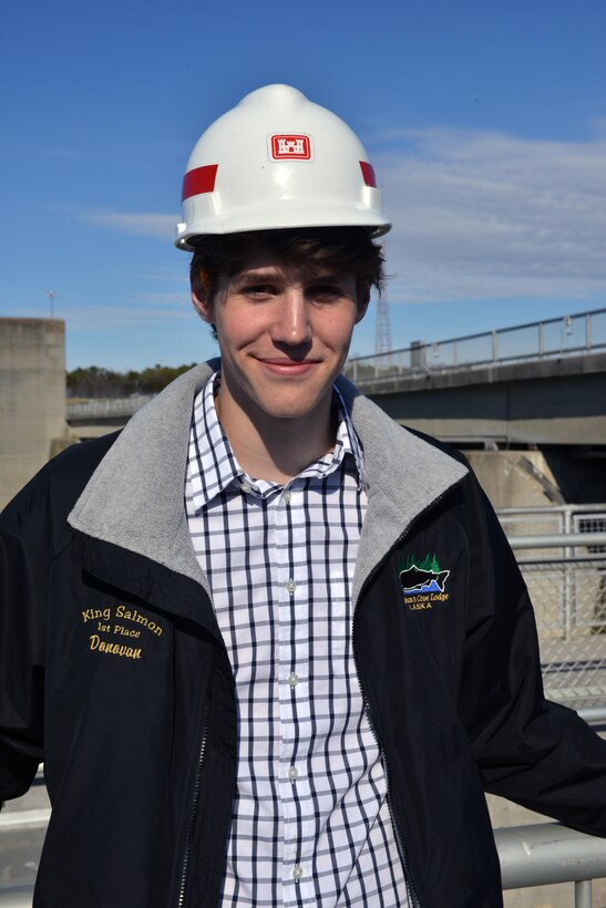 Donovan Sohr, A sophomore student from Montgomery Bell Academy in Nashville, Tenn., participated in a engineer shadow program today with the U.S. Army Corps of Engineers Nashville District Engineering Branch and shadowed Nashville District engineers on Feb. 28, 2014 at the Nashville District Headquarters located at the Estes Kefauver Federal Building and the Old Hickory Lock and Dam in Hendersonville, Tenn. 