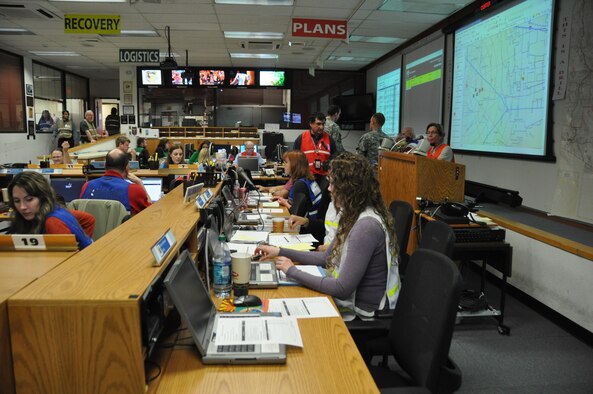 Federal, state and county officials manage simulated response efforts from Arizona’s Emergency Operations Center in Phoenix during an annual Palo Verde Nuclear Generating Station emergency exercise Feb. 5. (U.S. National Guard photo by Army Sgt. Lauren Twigg) 