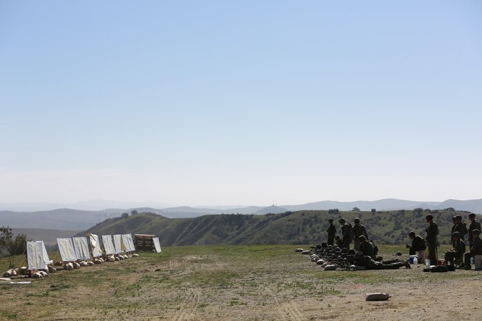 Marines with 1st Reconnaissance Battalion train on a live-fire range during a machine gunners course aboard Marine Corps Base Camp Pendleton, Calif., March 6, 2014. The range was part of an eight day machine gunners course. During the course Marines learned the characteristics and the effective implementation of four weapon systems. The practical skills that Marines learn during the course help
 enable them to be effective under a variety of combat scenarios.